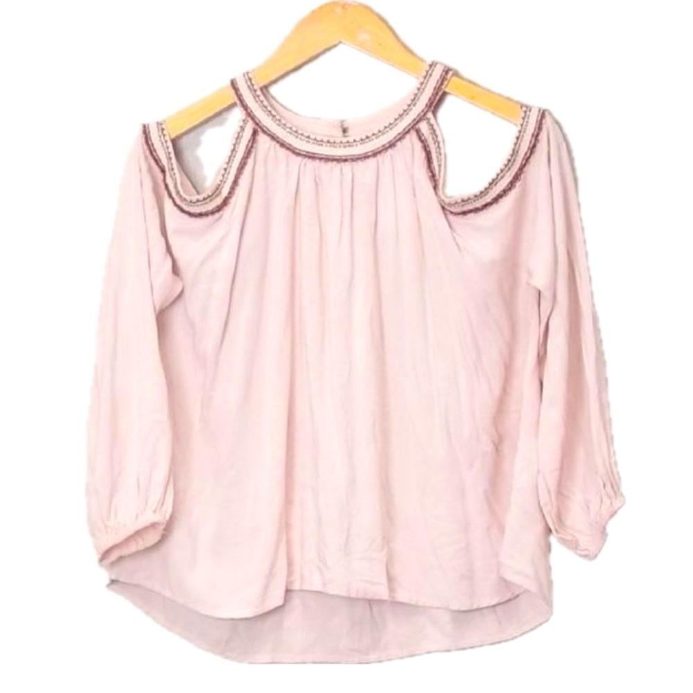 🔴SOLD Forever 21 Embroidered Cold-Shoulder Blouse with High-Low Hem